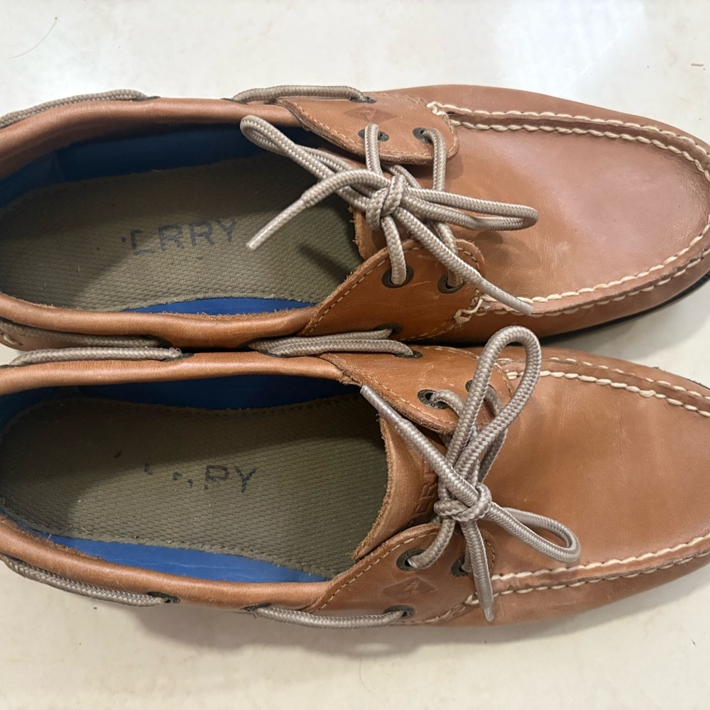 Sperry Men’s Brown Ao 2eye  Sahara Leather Boat Shoes with Beige Laces